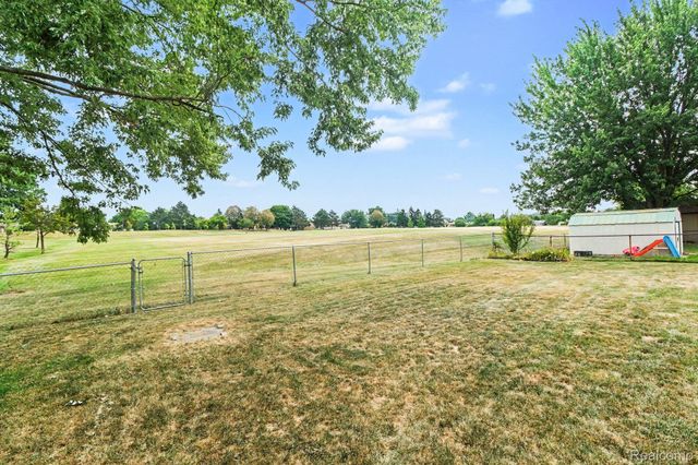 38218 Douglas Drive, Sterling Heights, MI 48310