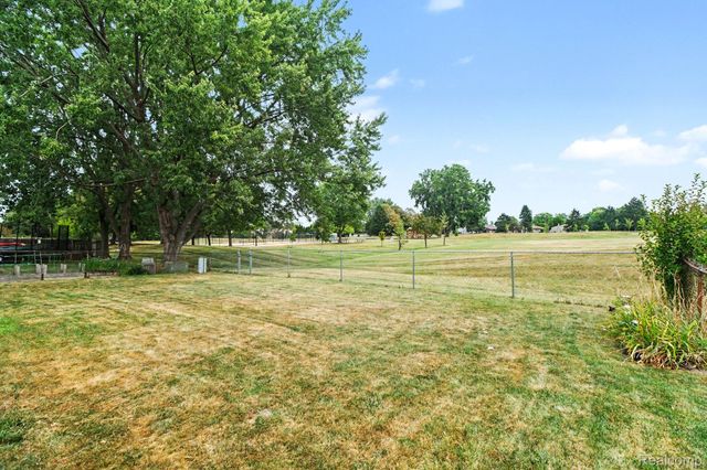 38218 Douglas Drive, Sterling Heights, MI 48310