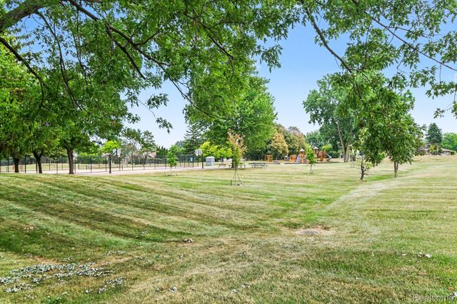38218 Douglas Drive, Sterling Heights, MI 48310