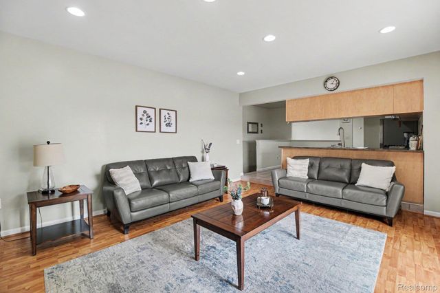 38218 Douglas Drive, Sterling Heights, MI 48310