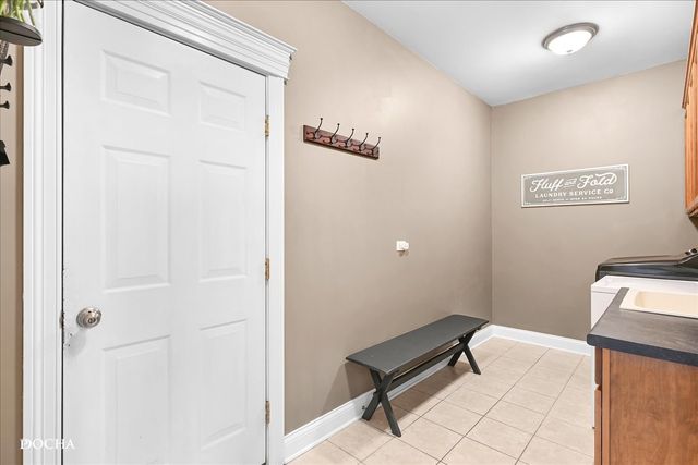 2121 Iroquois Lane, Yorkville, IL 60560