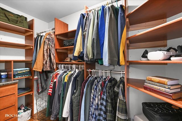 2121 Iroquois Lane, Yorkville, IL 60560