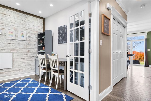 2121 Iroquois Lane, Yorkville, IL 60560