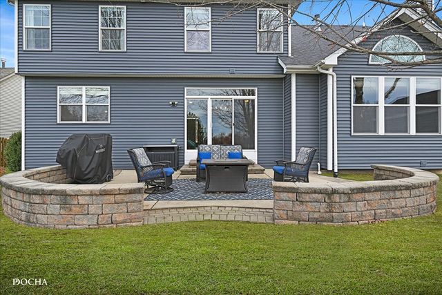 2121 Iroquois Lane, Yorkville, IL 60560