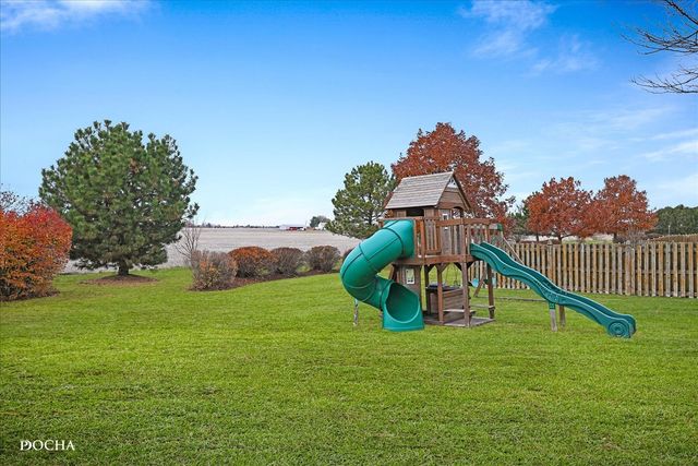 2121 Iroquois Lane, Yorkville, IL 60560