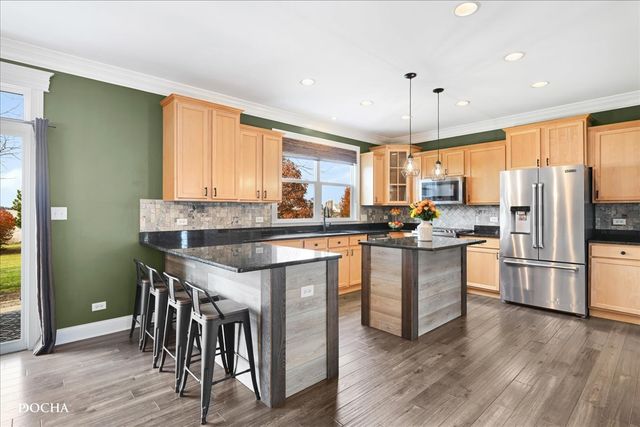 2121 Iroquois Lane, Yorkville, IL 60560