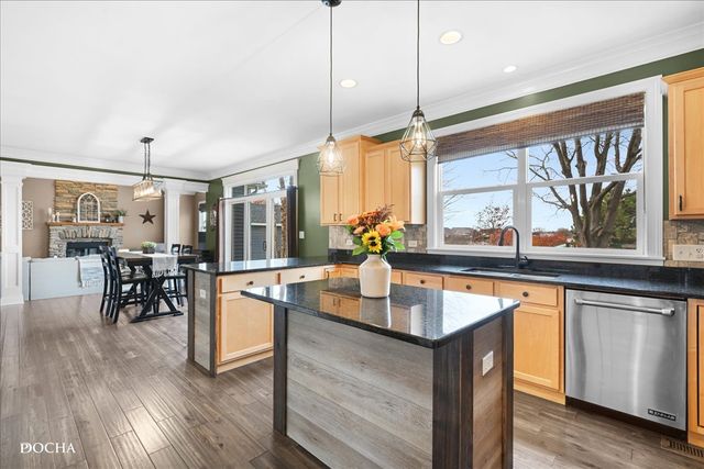 2121 Iroquois Lane, Yorkville, IL 60560