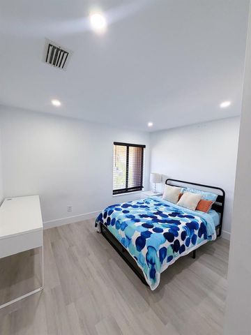 351 Club Circle 208, Boca Raton, FL 33487