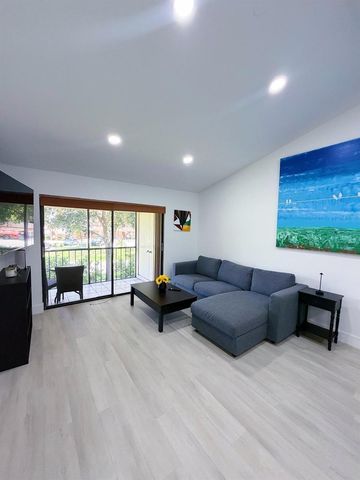 351 Club Circle 208, Boca Raton, FL 33487