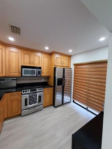 351 Club Circle 208, Boca Raton, FL 33487