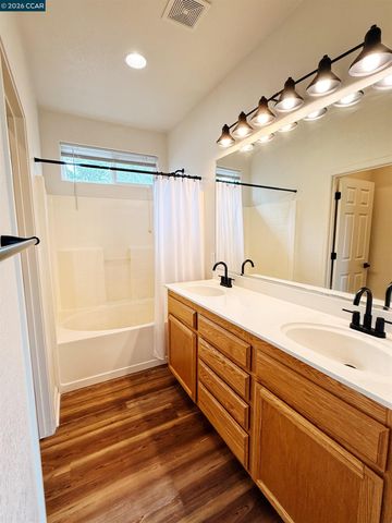 413 Arlingdale Cir, Rio Linda, CA 95673