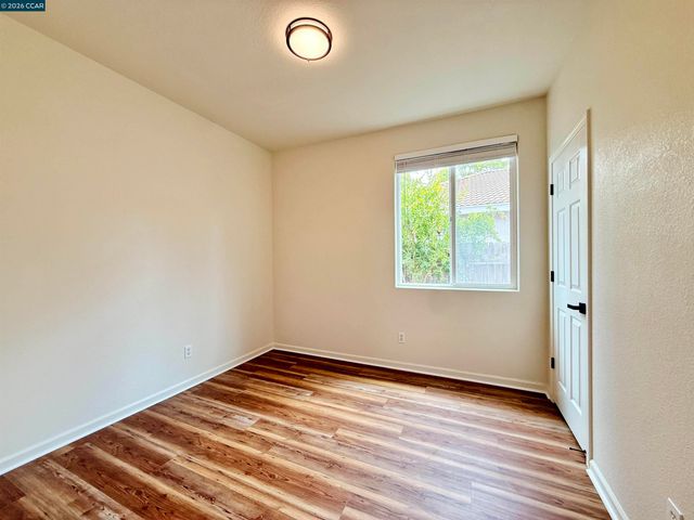 413 Arlingdale Cir, Rio Linda, CA 95673