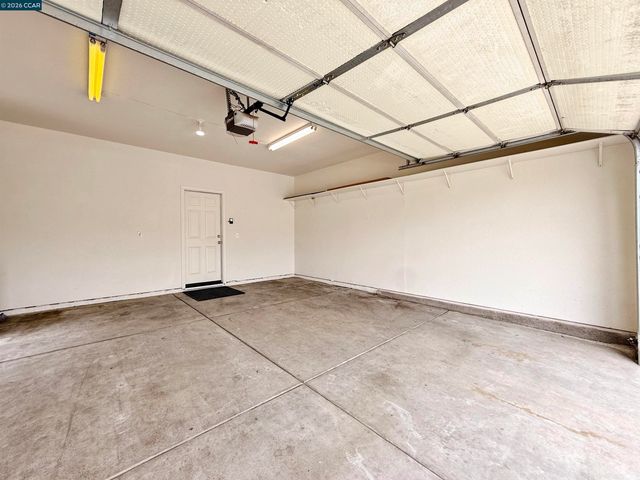 413 Arlingdale Cir, Rio Linda, CA 95673