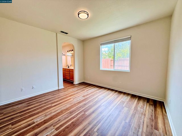 413 Arlingdale Cir, Rio Linda, CA 95673