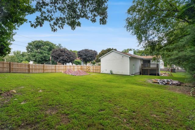 23 Woodcrest Drive, Johnston, RI 02919