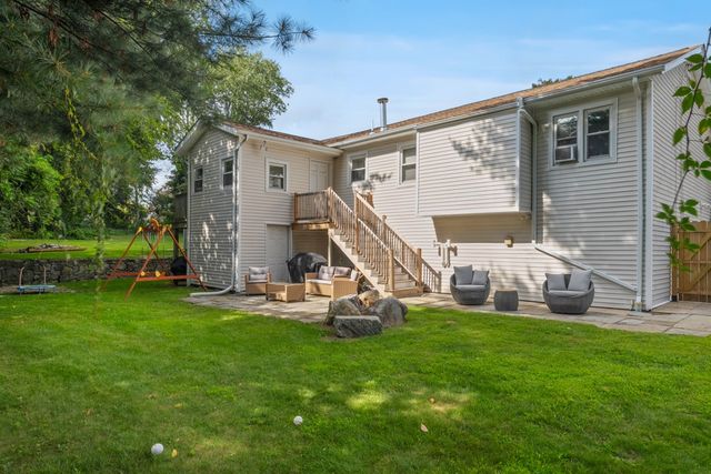 23 Woodcrest Drive, Johnston, RI 02919
