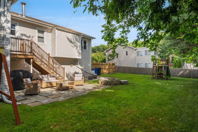 23 Woodcrest Drive, Johnston, RI 02919