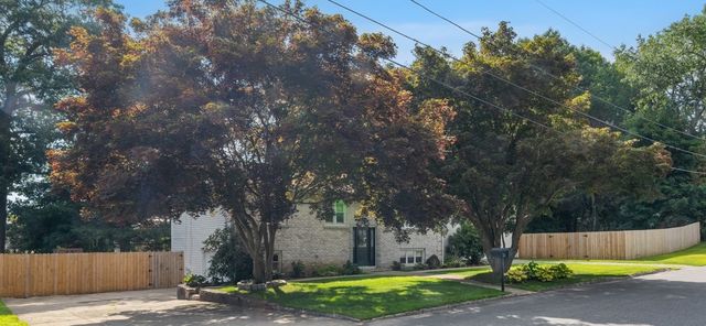 23 Woodcrest Drive, Johnston, RI 02919