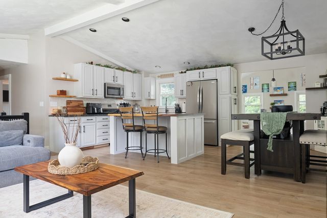 23 Woodcrest Drive, Johnston, RI 02919