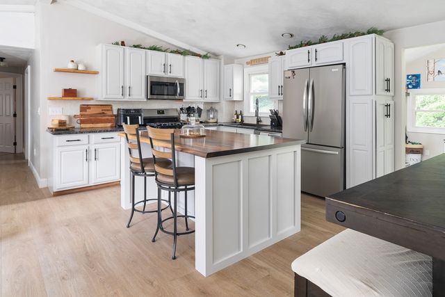23 Woodcrest Drive, Johnston, RI 02919
