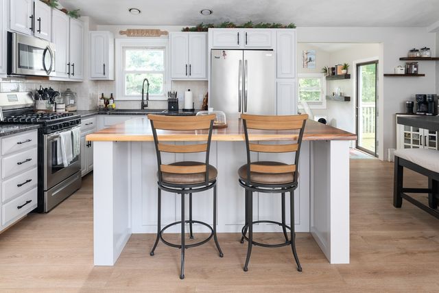23 Woodcrest Drive, Johnston, RI 02919