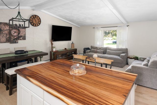 23 Woodcrest Drive, Johnston, RI 02919
