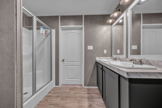 230 E Little Richland Rd, Waverly, TN 37185