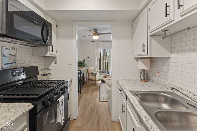 9590 S Lake Ridge Drive, Bloomington, IN 47401