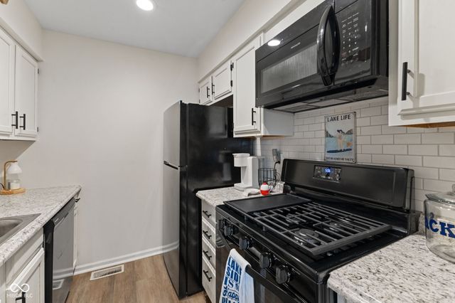 9590 S Lake Ridge Drive, Bloomington, IN 47401