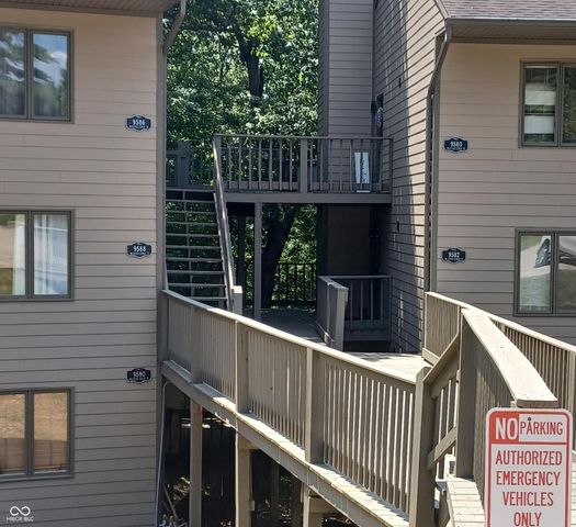 9590 S Lake Ridge Drive, Bloomington, IN 47401