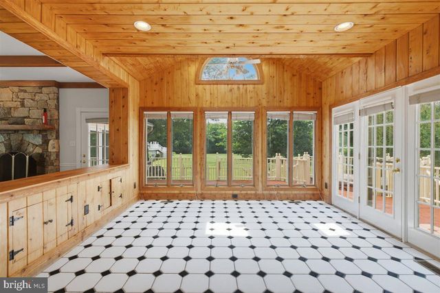 26 GREY PEBBLE CT, Darnestown, MD 20874