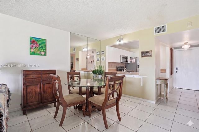 14873 SW 104th St 6-203, Miami, FL 33196