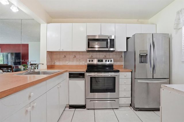 14873 SW 104th St 6-203, Miami, FL 33196