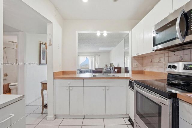 14873 SW 104th St 6-203, Miami, FL 33196