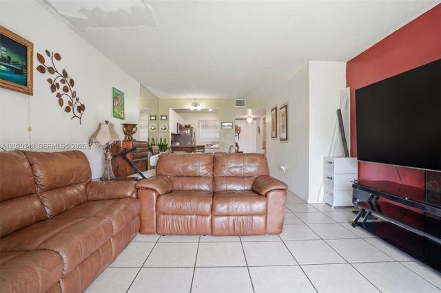14873 SW 104th St 6-203, Miami, FL 33196