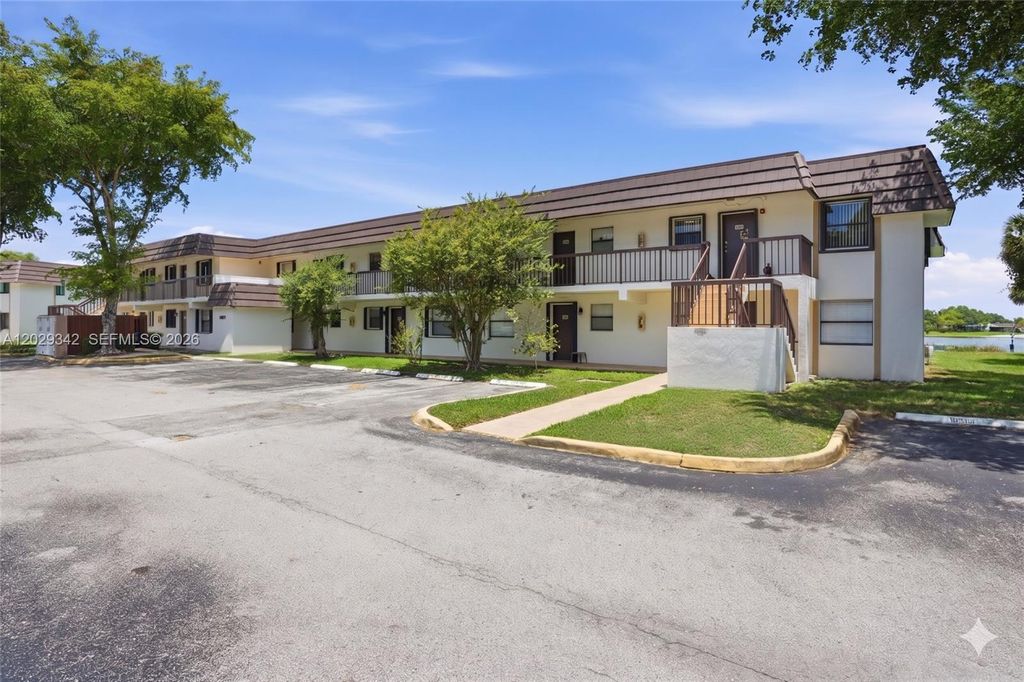 14873 SW 104th St 6-203, Miami, FL 33196