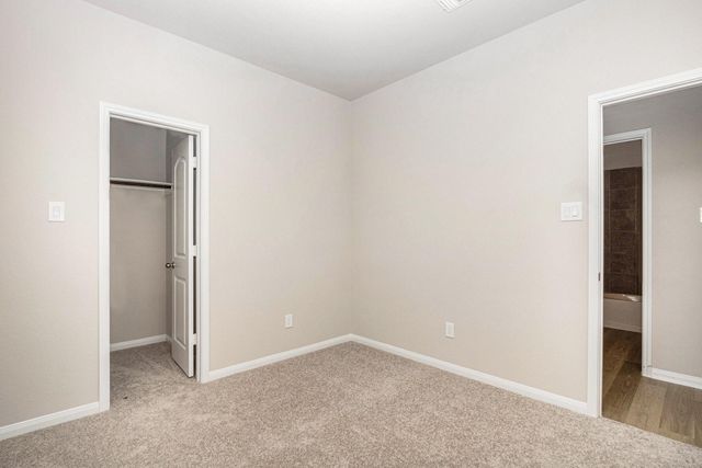 2102 Twin Lakes Boulevard, West Columbia, TX 77486