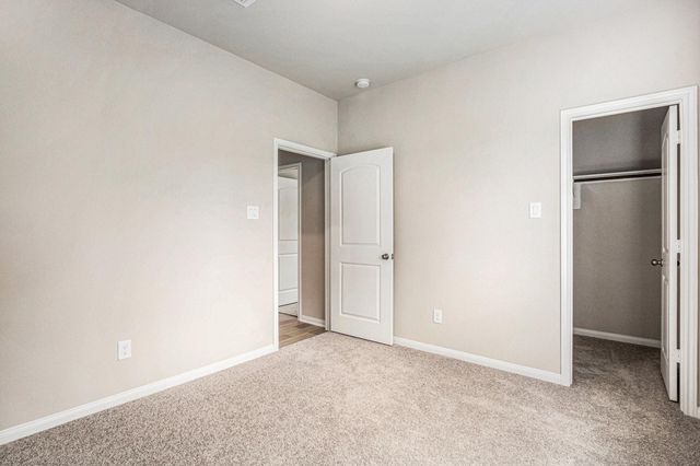 2102 Twin Lakes Boulevard, West Columbia, TX 77486
