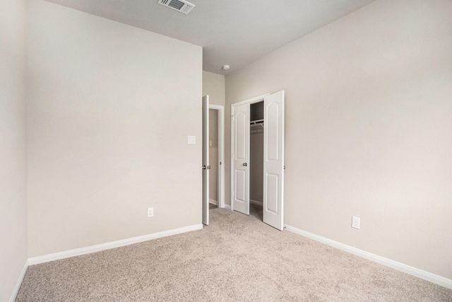 2102 Twin Lakes Boulevard, West Columbia, TX 77486