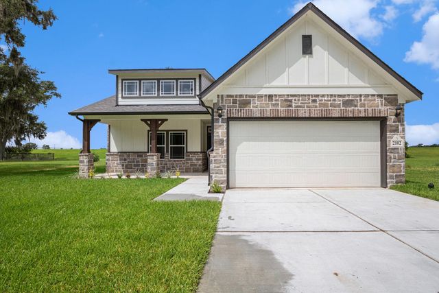 2102 Twin Lakes Boulevard, West Columbia, TX 77486