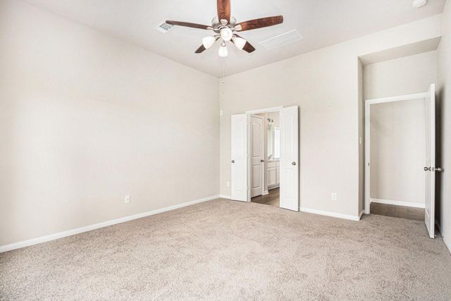 2102 Twin Lakes Boulevard, West Columbia, TX 77486