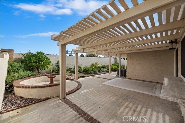 25075 Owens Lake, Lake Forest (el Toro), CA 92630