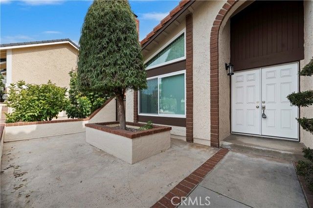 25075 Owens Lake, Lake Forest (el Toro), CA 92630