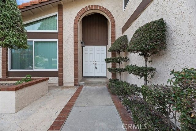 25075 Owens Lake, Lake Forest (el Toro), CA 92630