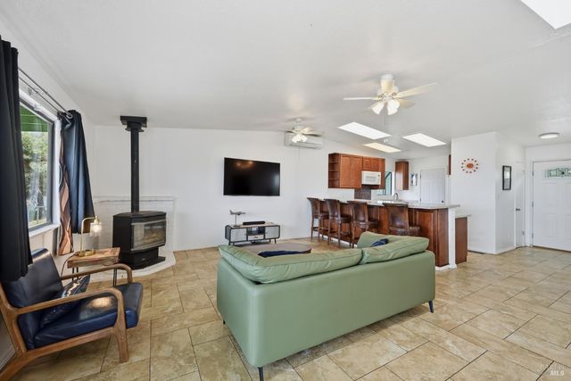 6935 Echo Dr, Kelseyville, CA 95451