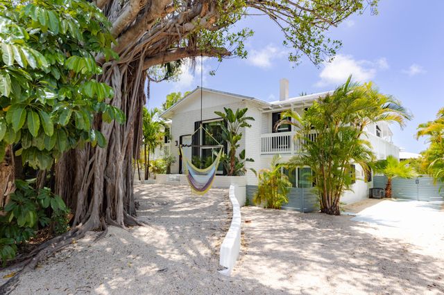W 17176 Bonita Lane, Sugarloaf Key, FL 33042
