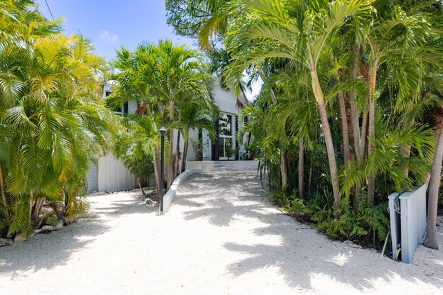 W 17176 Bonita Lane, Sugarloaf Key, FL 33042