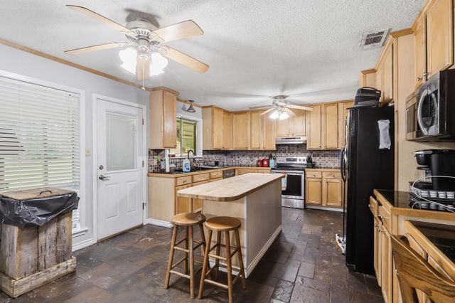 106 Dogwood Ln, Marshall, TX 75672
