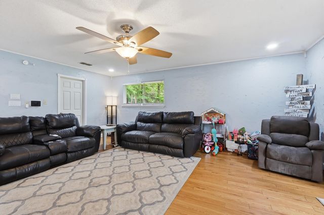 106 Dogwood Ln, Marshall, TX 75672