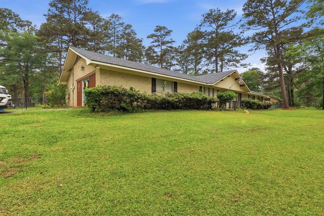 106 Dogwood Ln, Marshall, TX 75672